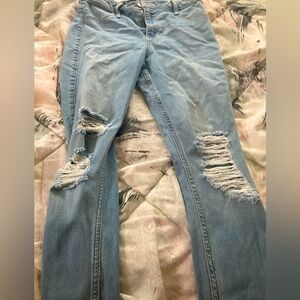 Highrise Hollister Ripped Skinnyjeans